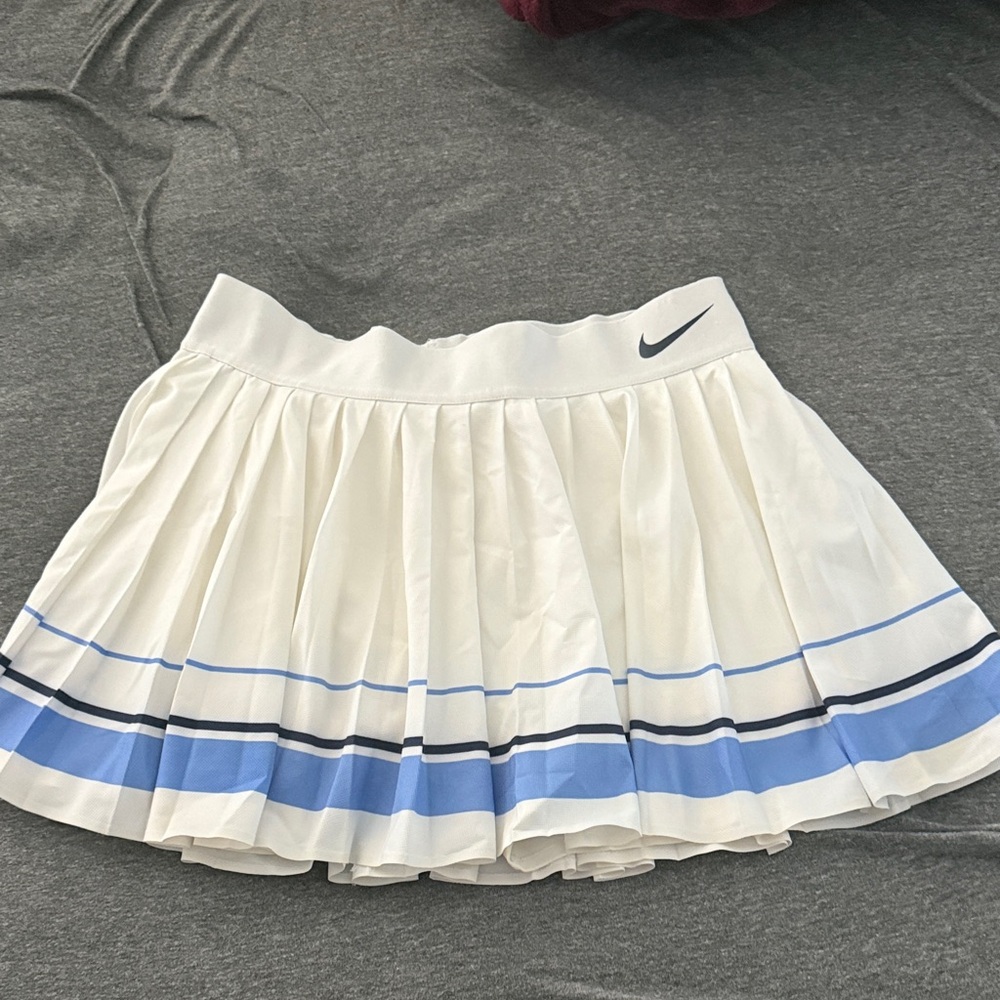 Nike Women's White and Blue Tennis Skirt